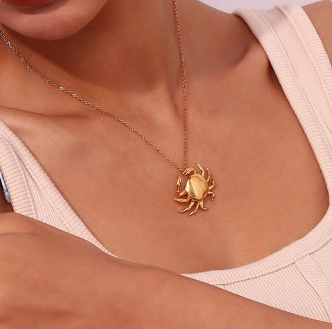 Crab necklace